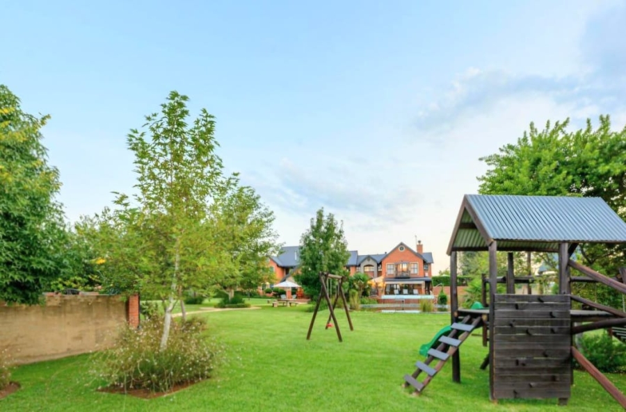 5 Bedroom Property for Sale in Grimbeeck Park North West